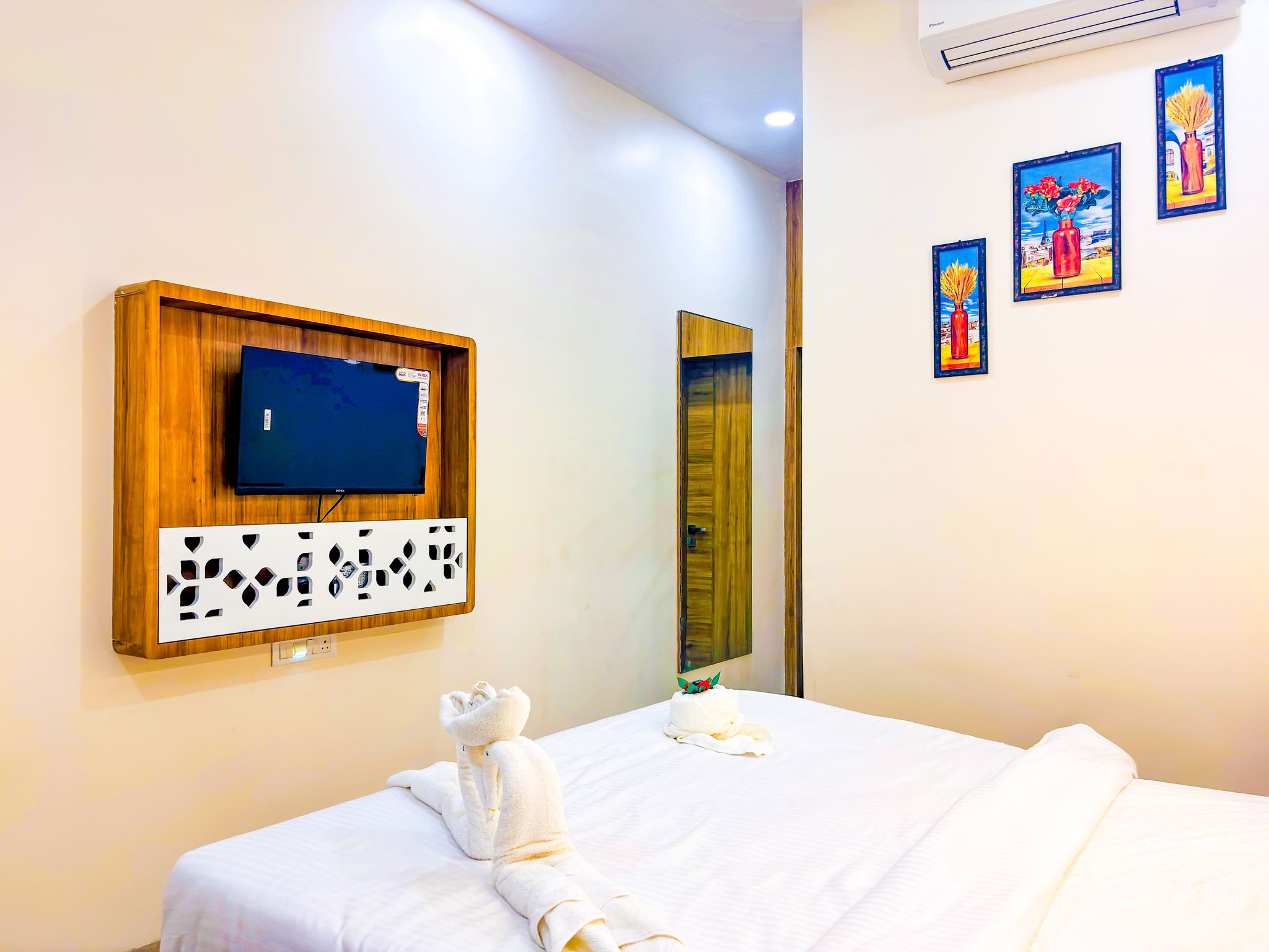 Hotel Vatika Inn King Room With Garden View Room 6