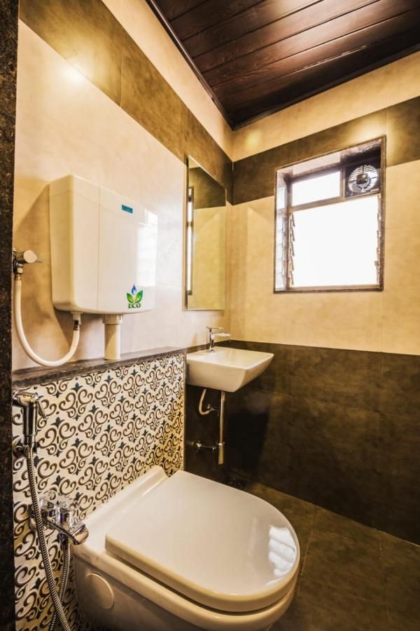 Hotel Golden Crown
