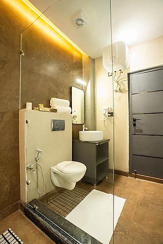 Deluxe Suite with Balcony I Bathtub I Ganges View