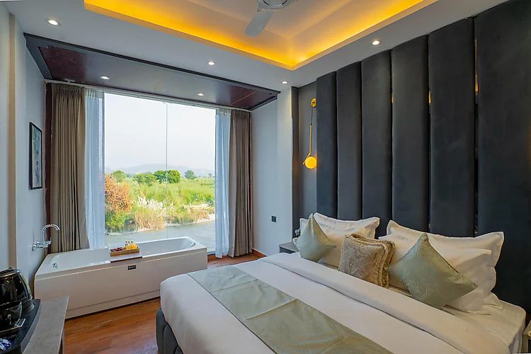 Sukoon by the Ganges - A Unit of Perfectstayz Group Standard Suite with Bathtub and Ganges View 2