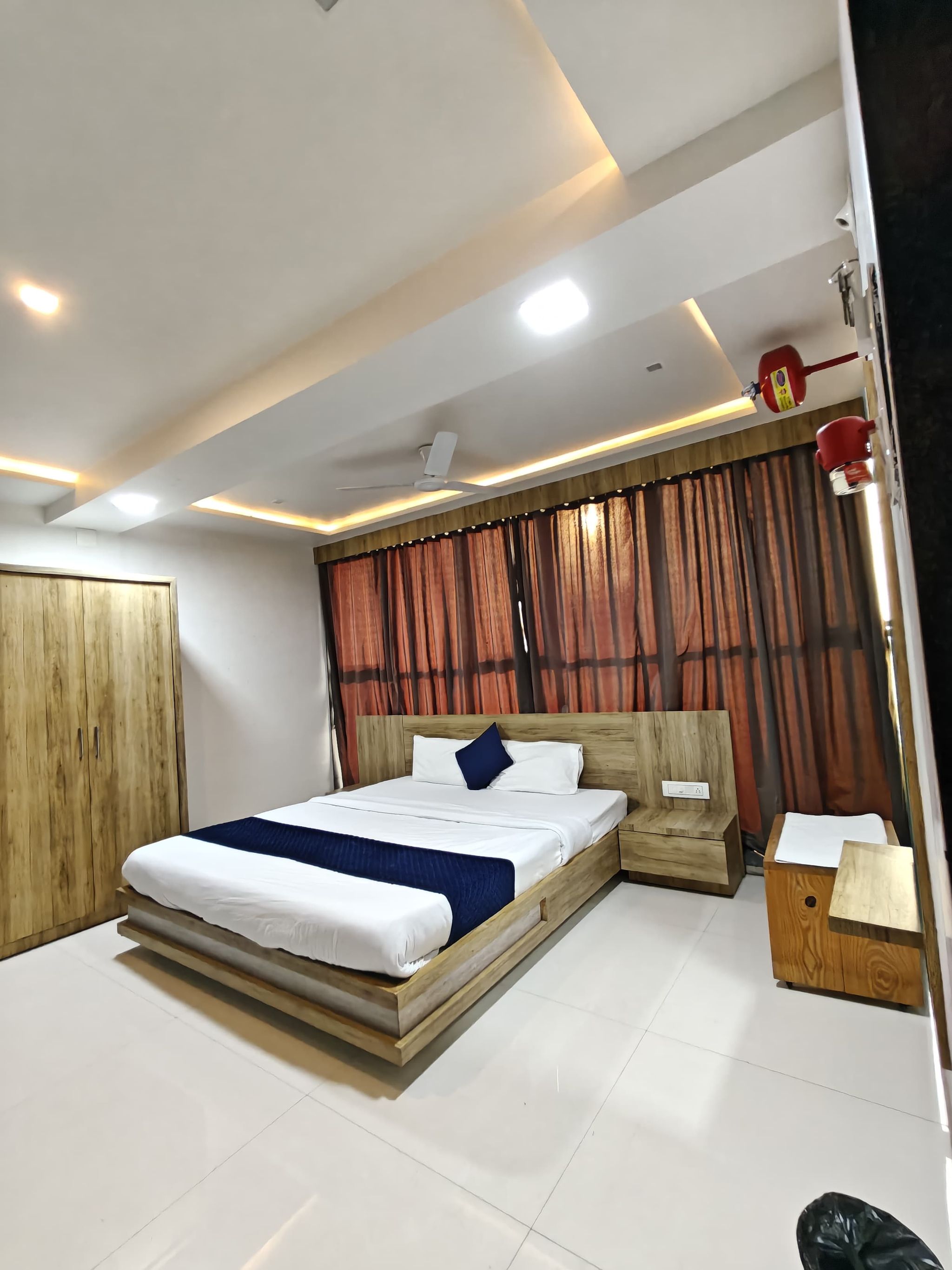 Hotel Gautam Inn Deluxe Room 3