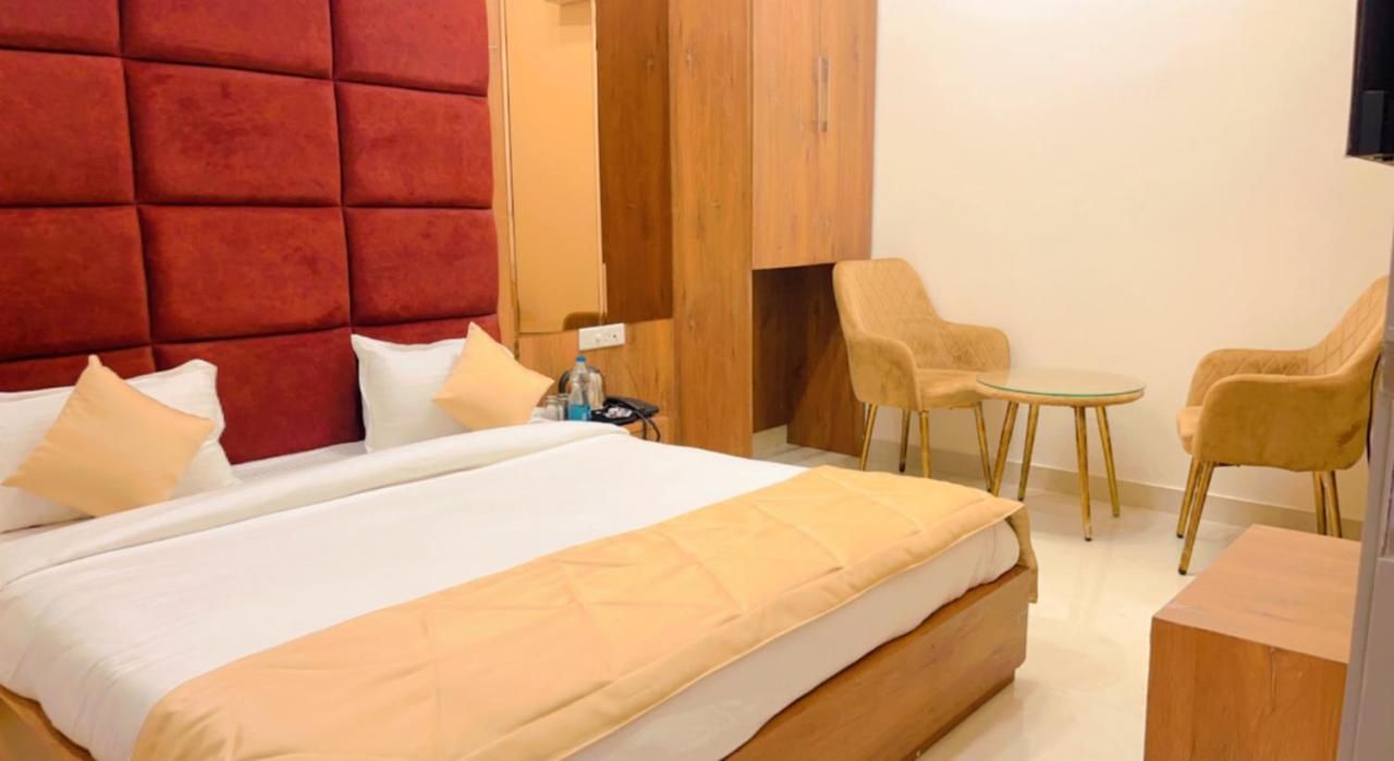 Deluxe Room With Garden View and Window
