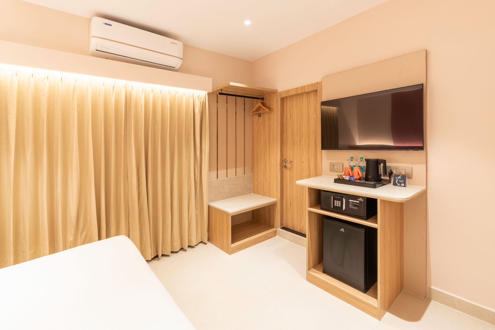 TGI Livancia The Sojourn Executive Room 4