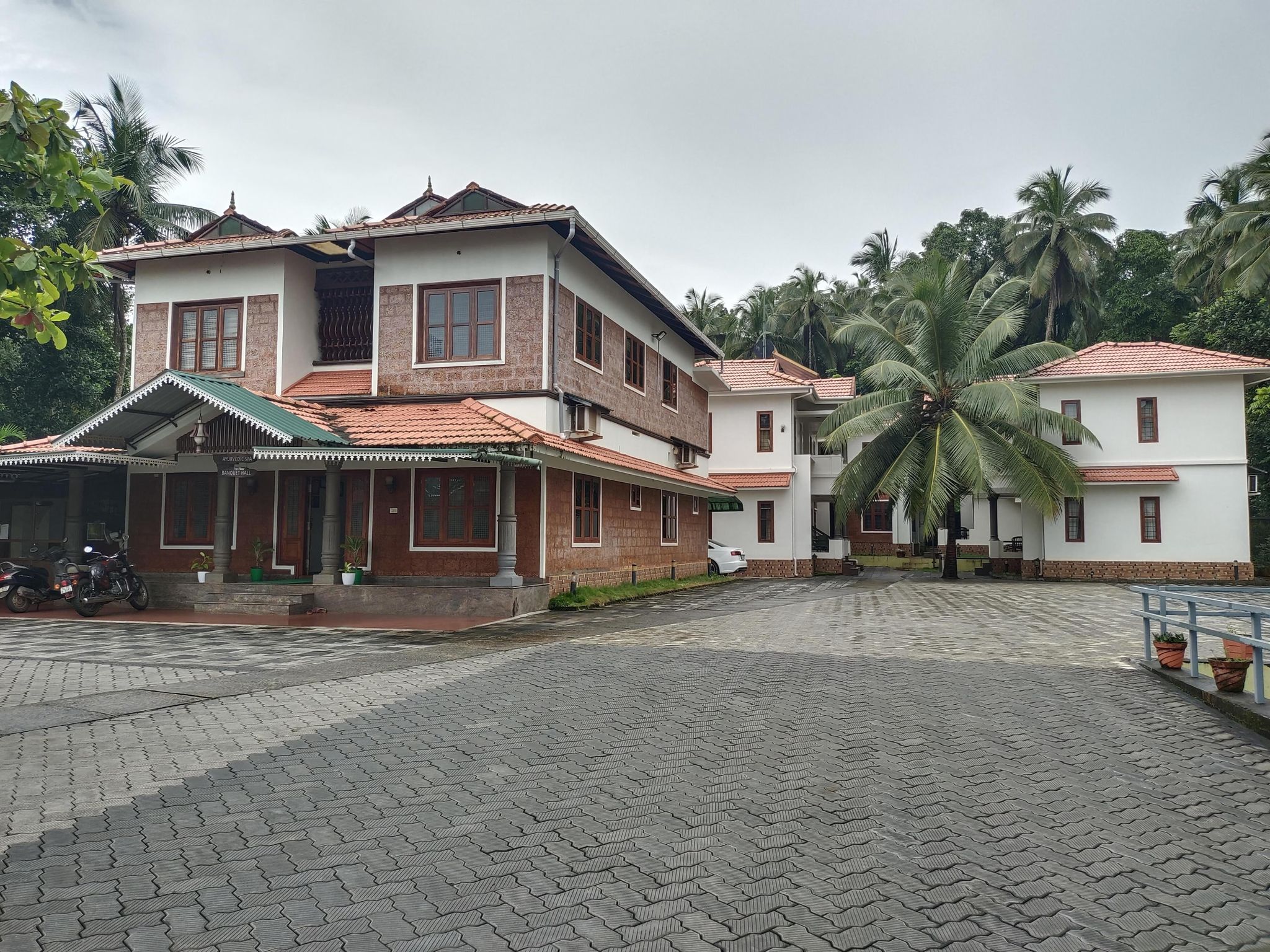 Aroma Resort Mattannur