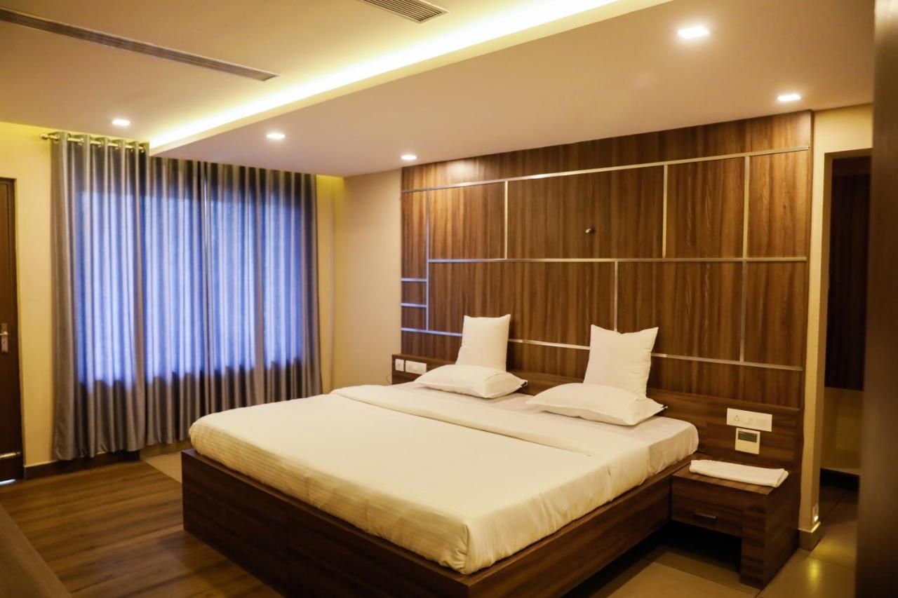 Hotel Uc Plaza PREMIUM AC ROOM WITH BALCONY