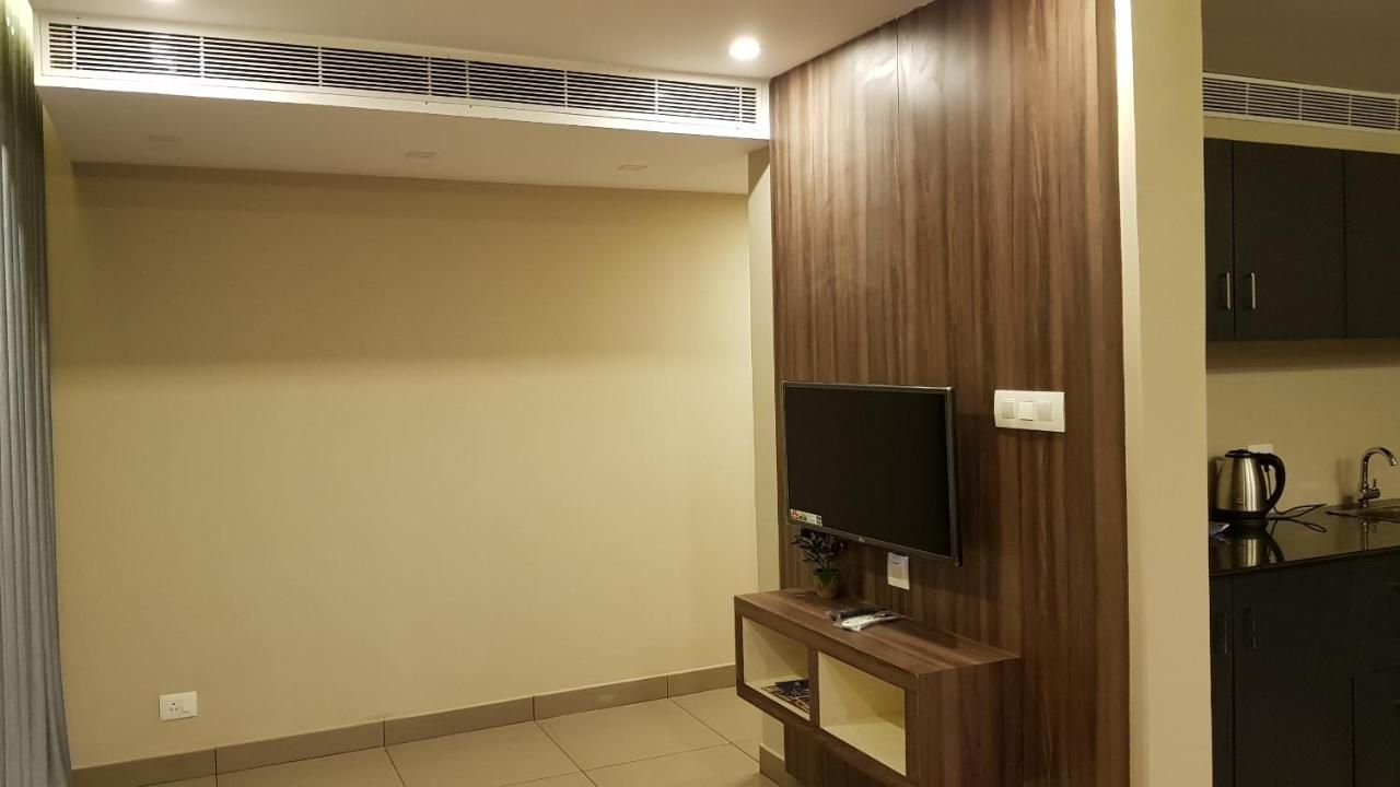 SUITE AC ROOM WITH BALCONY