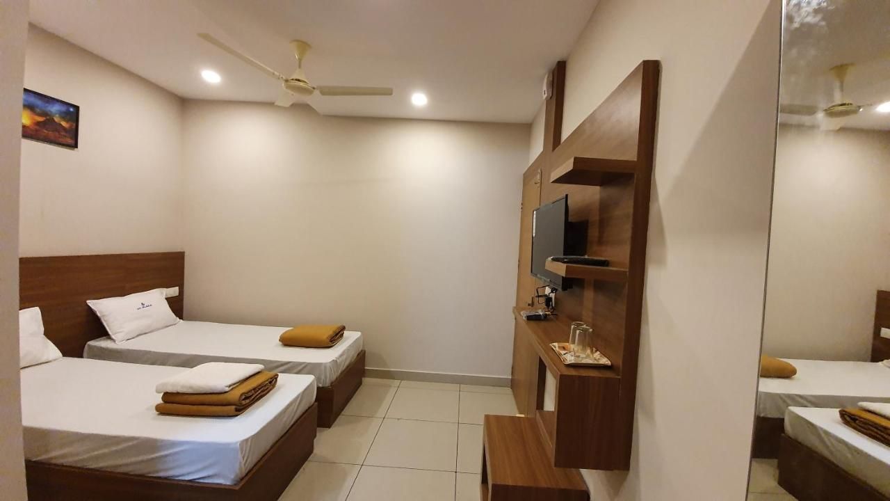 Hotel Uc Plaza Deluxe AC Room 3