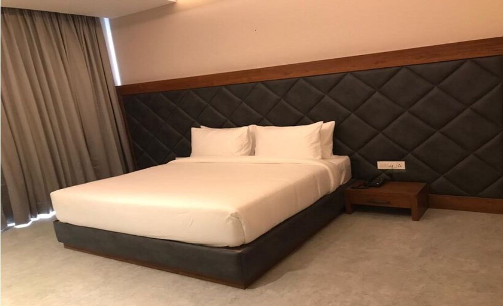 Hotel Parth Deluxe Room