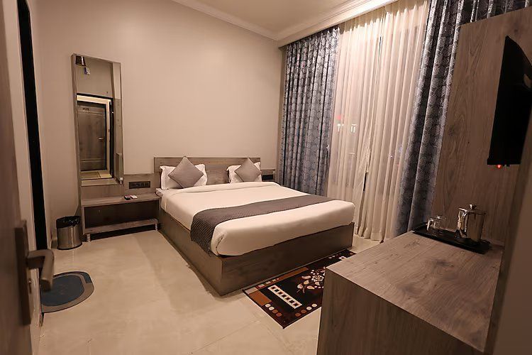 The Tri Arrow Deluxe Room 2