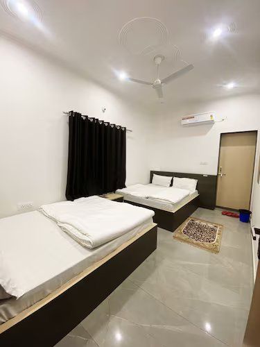 Family Suite Room ( 3 Double Bed 6 Pax )