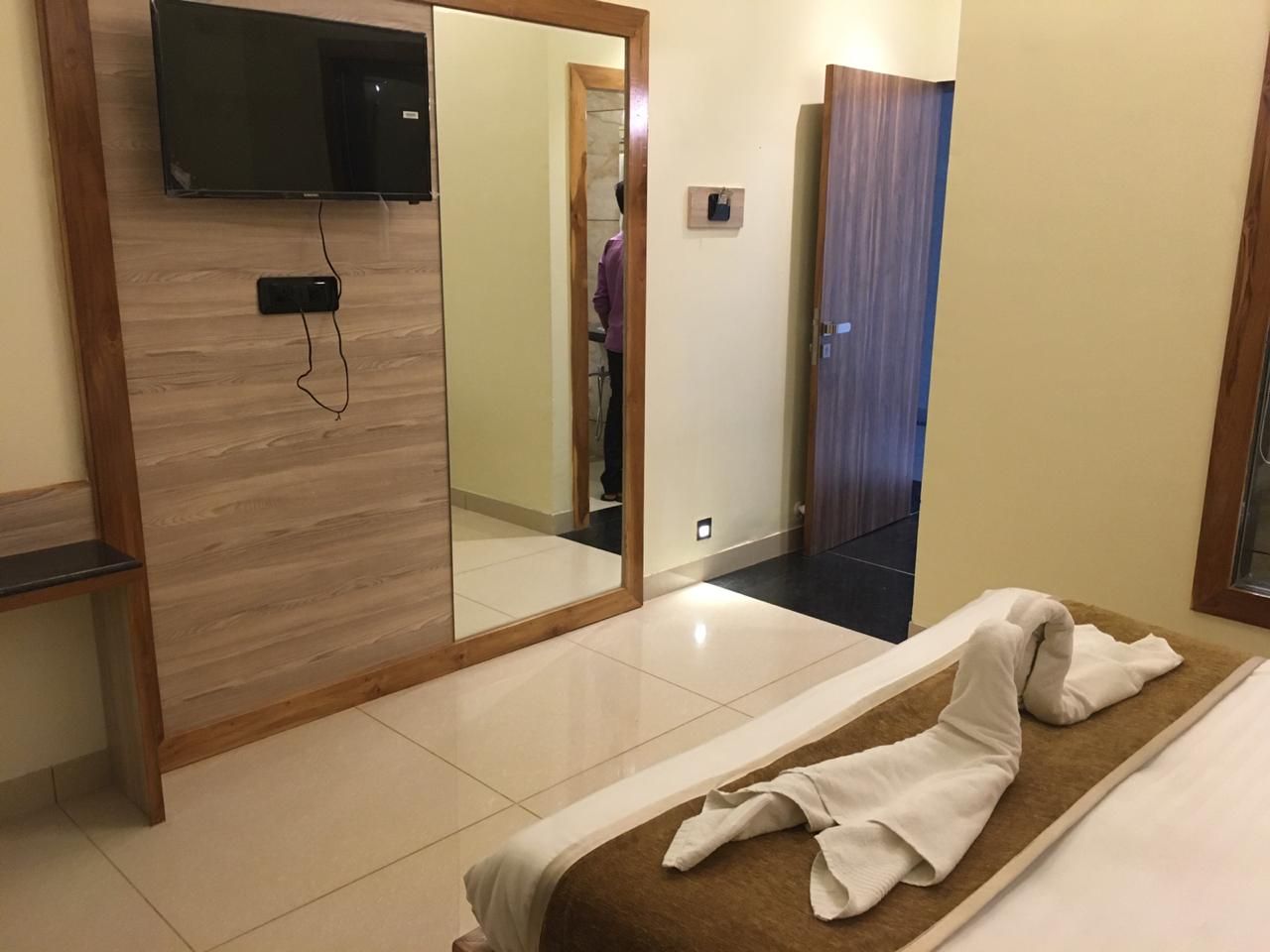 Deluxe Double Bed Room