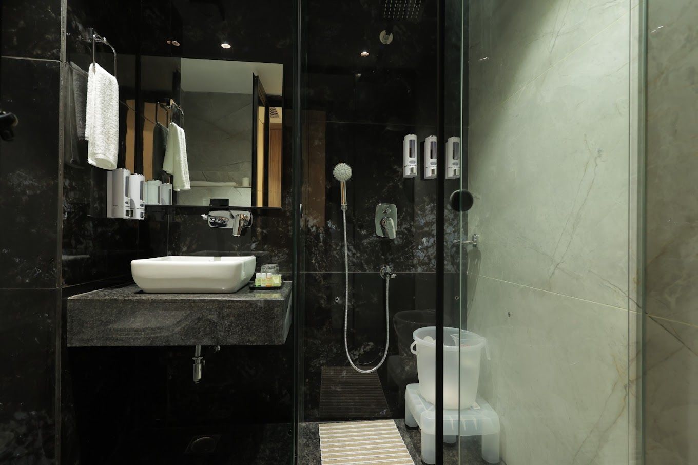 SNJ TAJ GRAND Deluxe Room 3