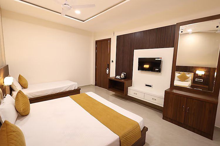 EXECUTIVE ROOMS