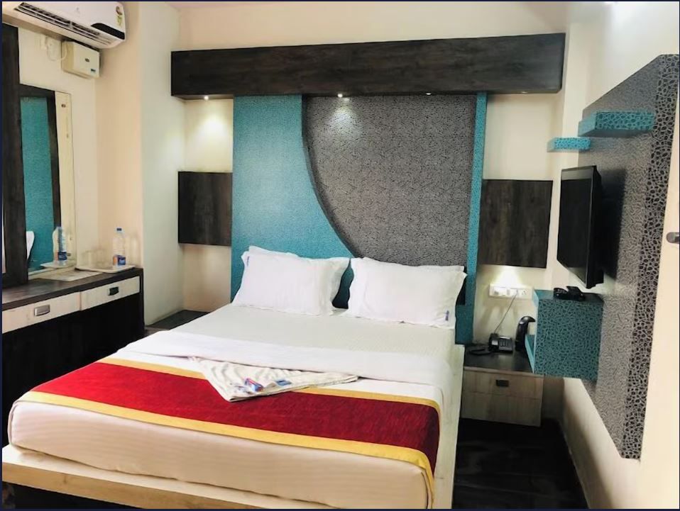 Joy Lux Stay Deluxe Double Room 4