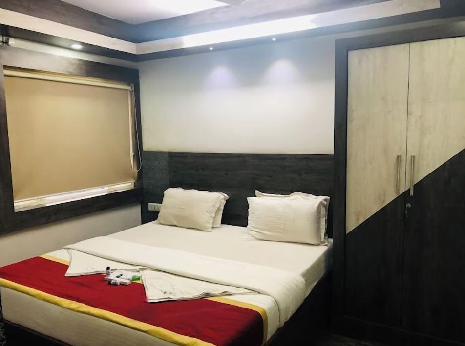 Joy Lux Stay Deluxe Double Room 3