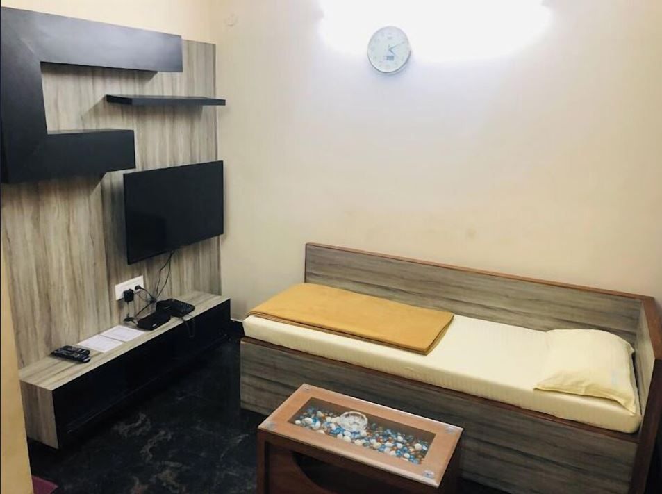 Joy Lux Stay Deluxe Double Room 6