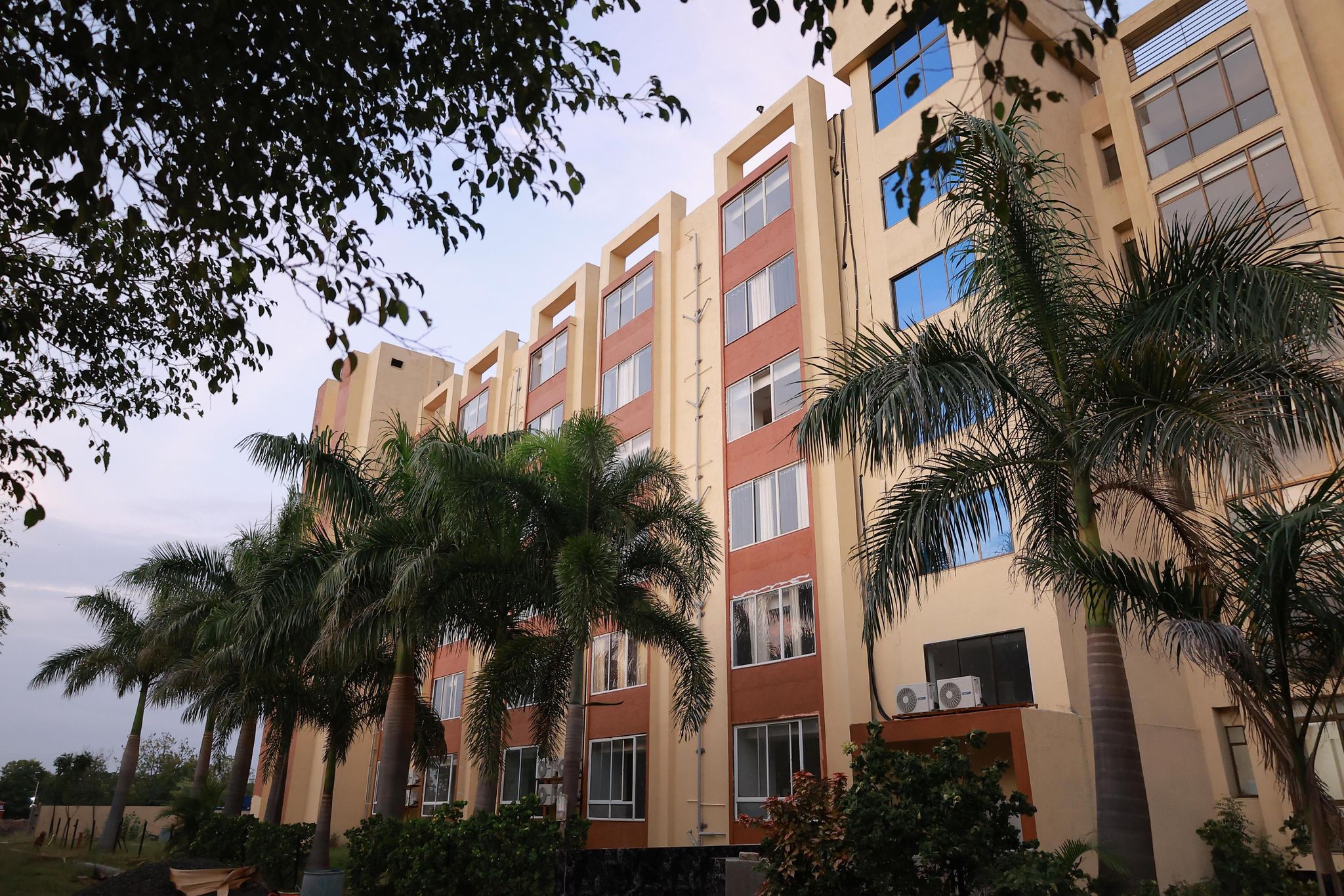 Sairaah Golden Suites