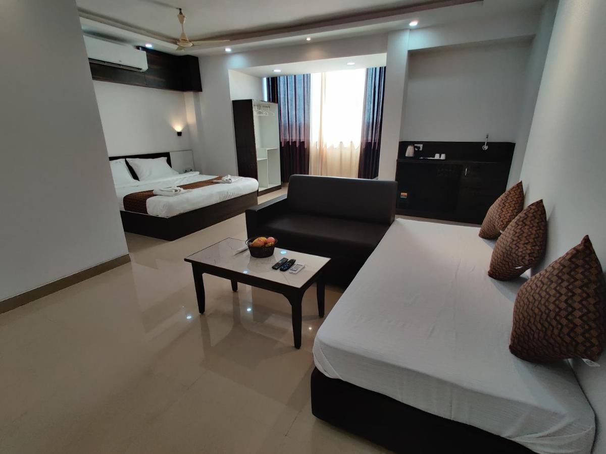 Sairaah Golden Suites Studio Room-Complimentary Shuttle Pickup and Drop to Sai Baba Temple (Gate 2) 3