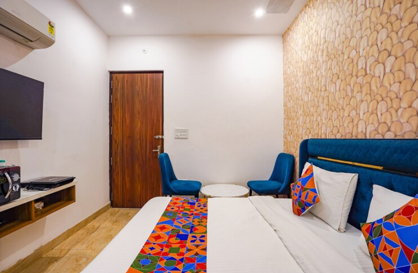 Noida Business Suites Deluxe Room 4