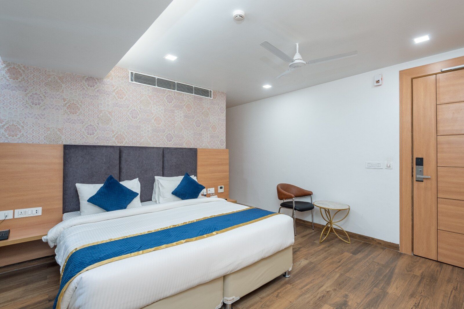 Deluxe Suite room with Window