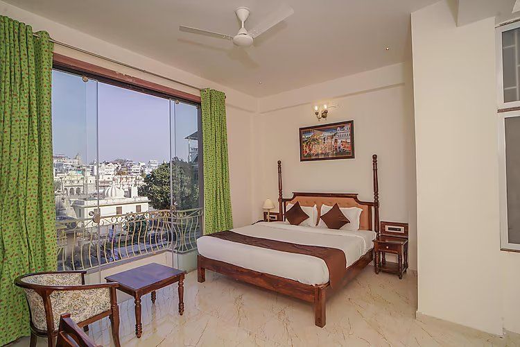 King Room with Lake View and Balcony