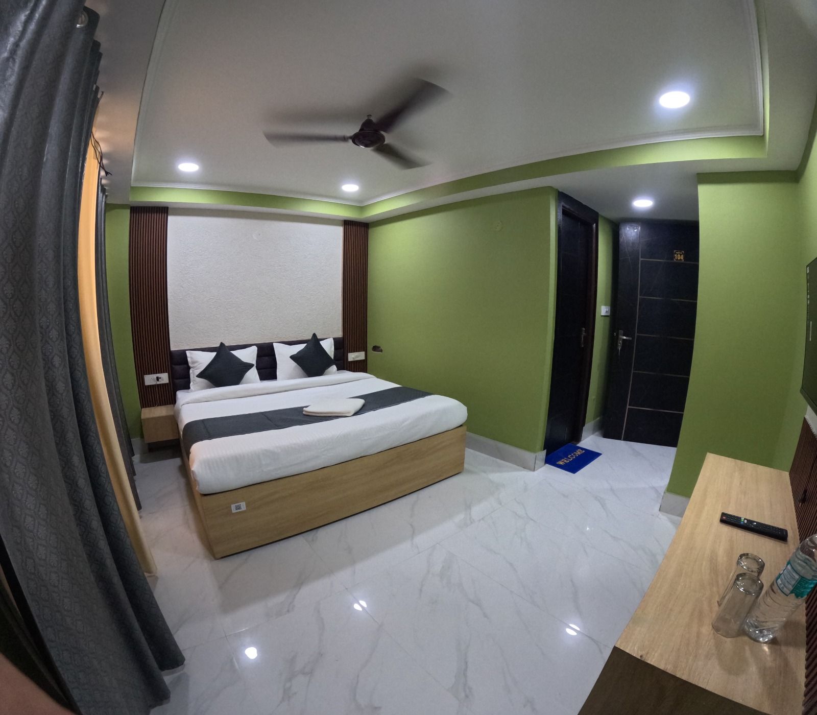 Deluxe Room with Balcony
