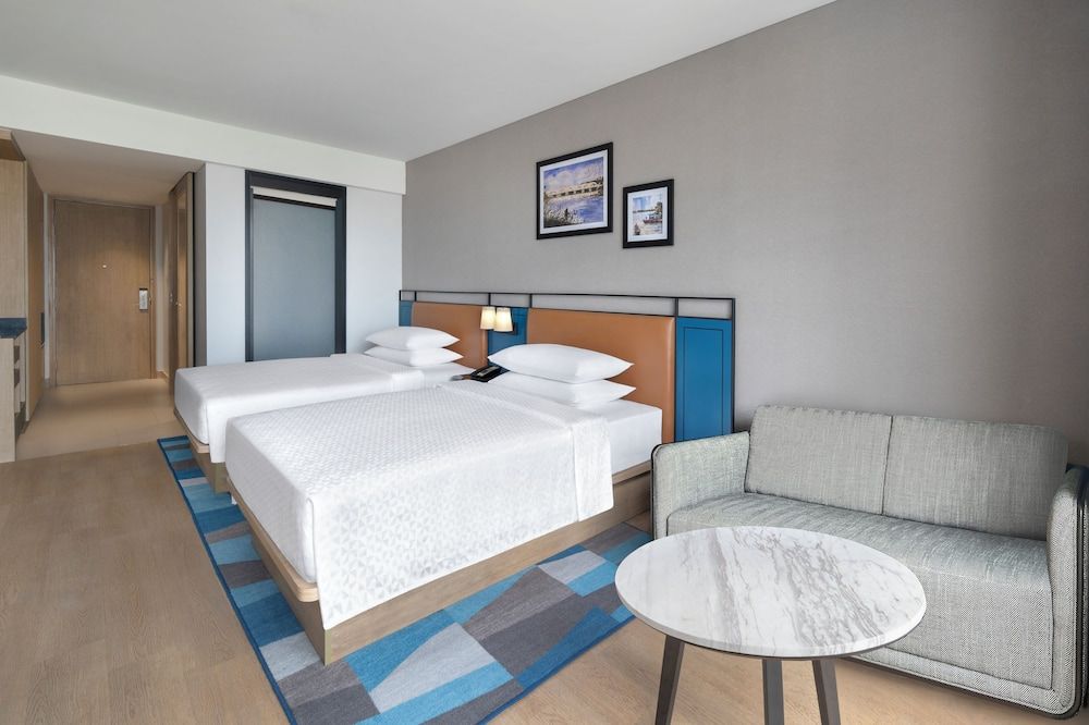 Premium Twin Room, 1 Double Bed, City View