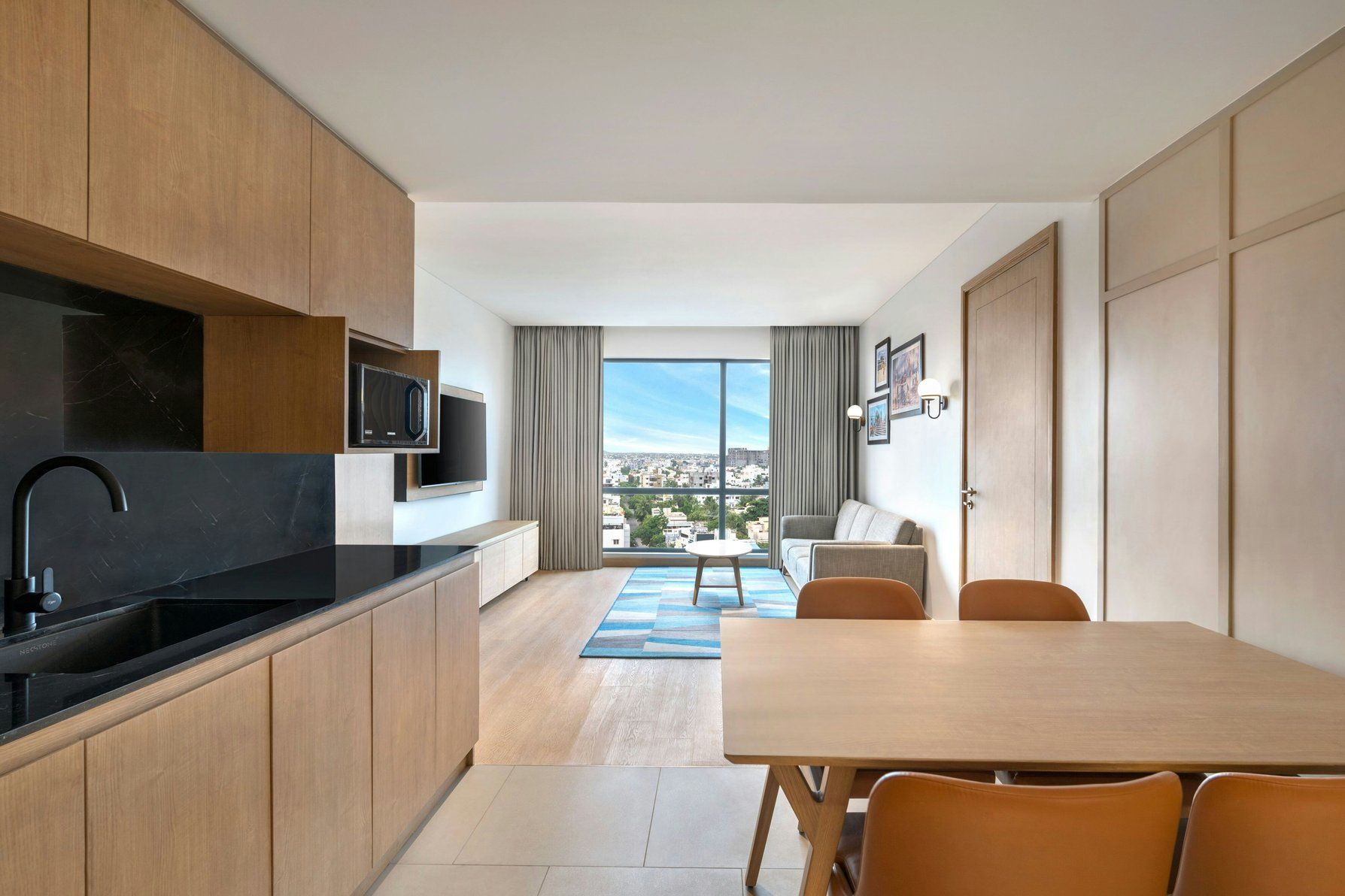 Executive Suite Living & Dining Area