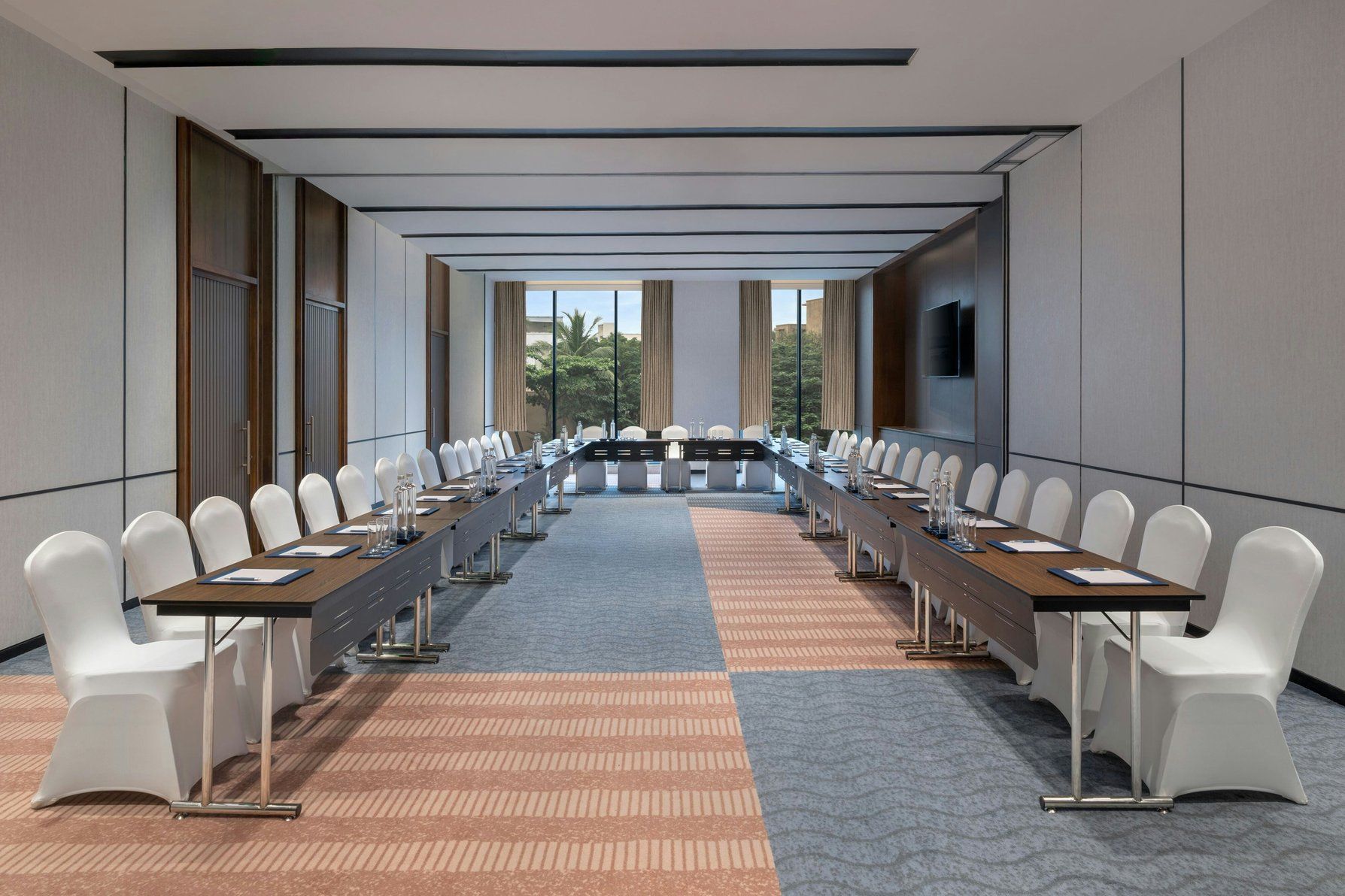 Forum 1 & 2 U-shape setup