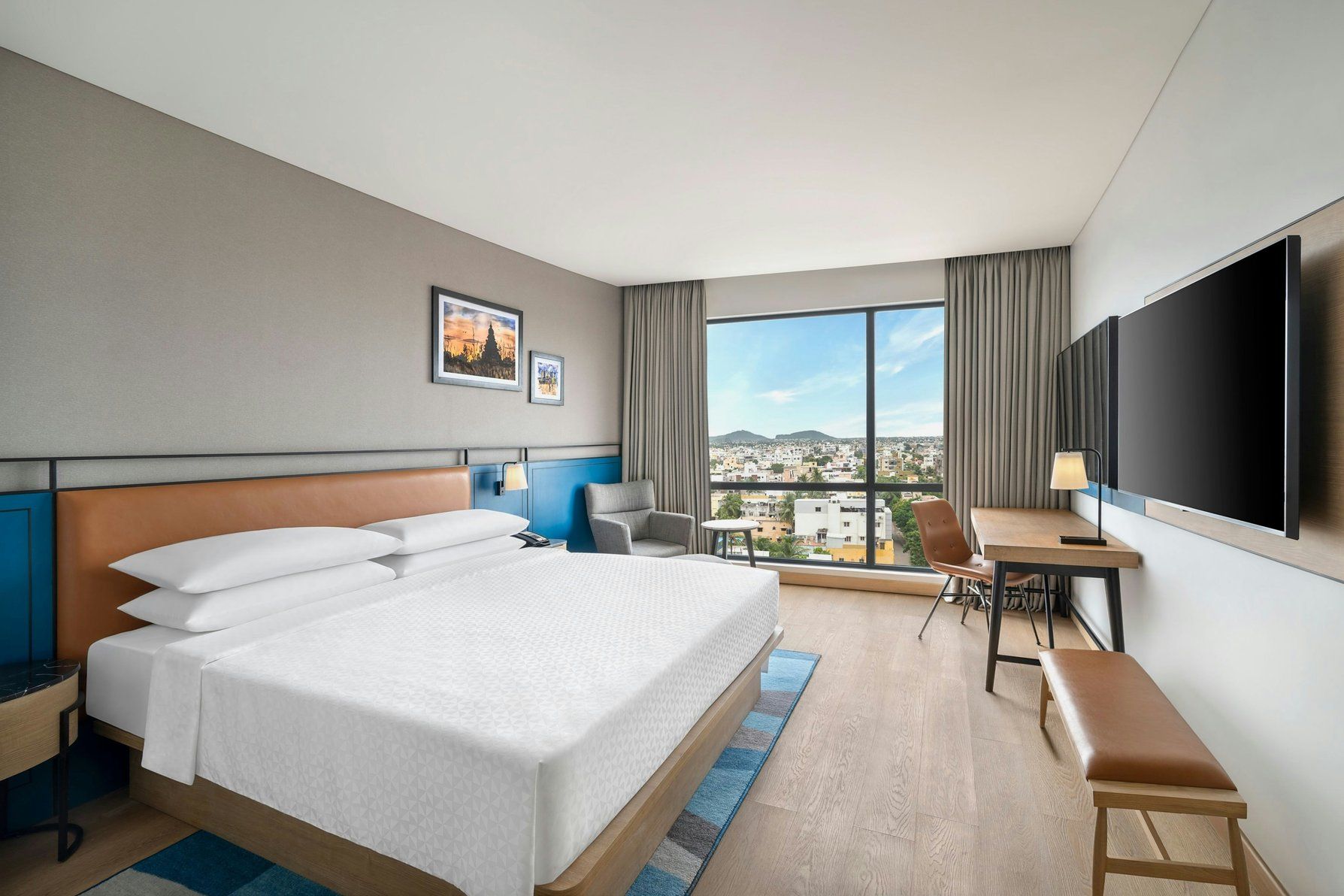 Deluxe Guest room, 1 King, City view