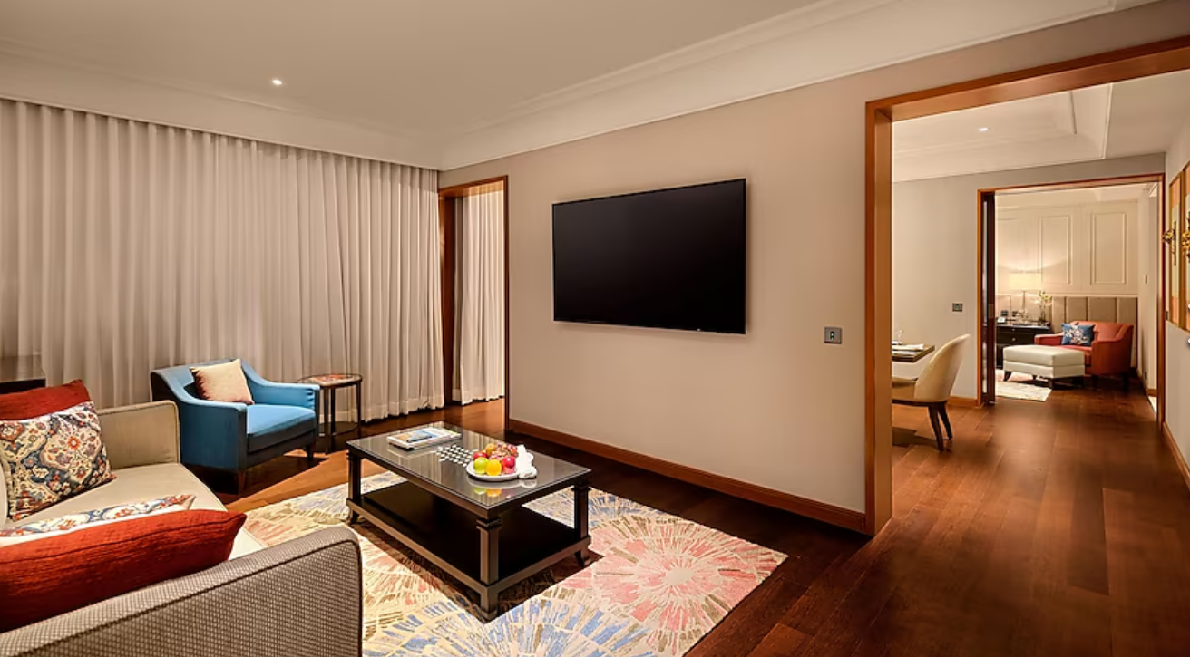 The Qutb Suite with Club lounge access