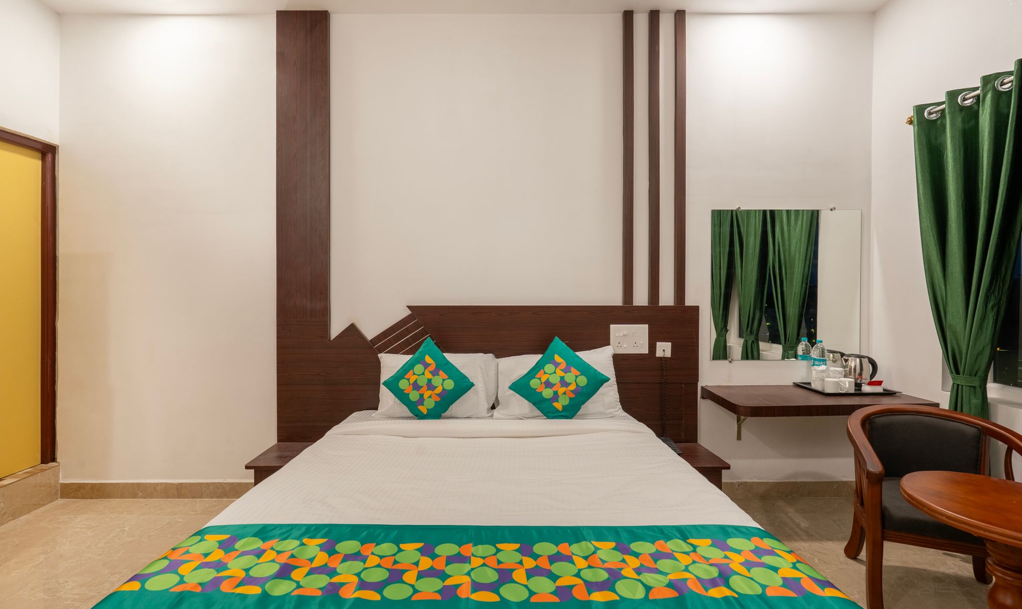 Treebo Royal Plaza, 700 Mts From Promenade Beach Deluxe Room 8