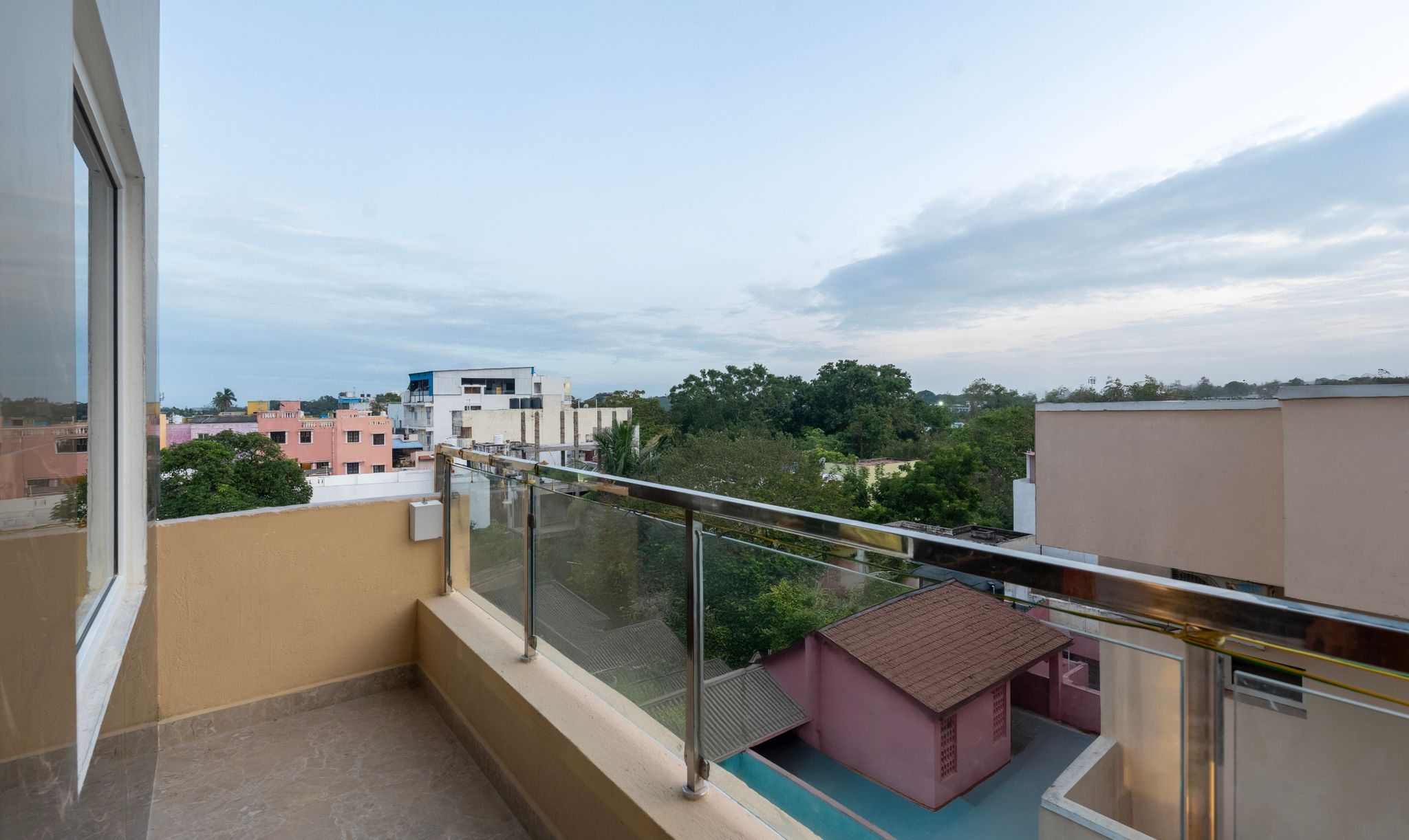 Treebo Royal Plaza, 700 Mts From Promenade Beach Deluxe Room 9