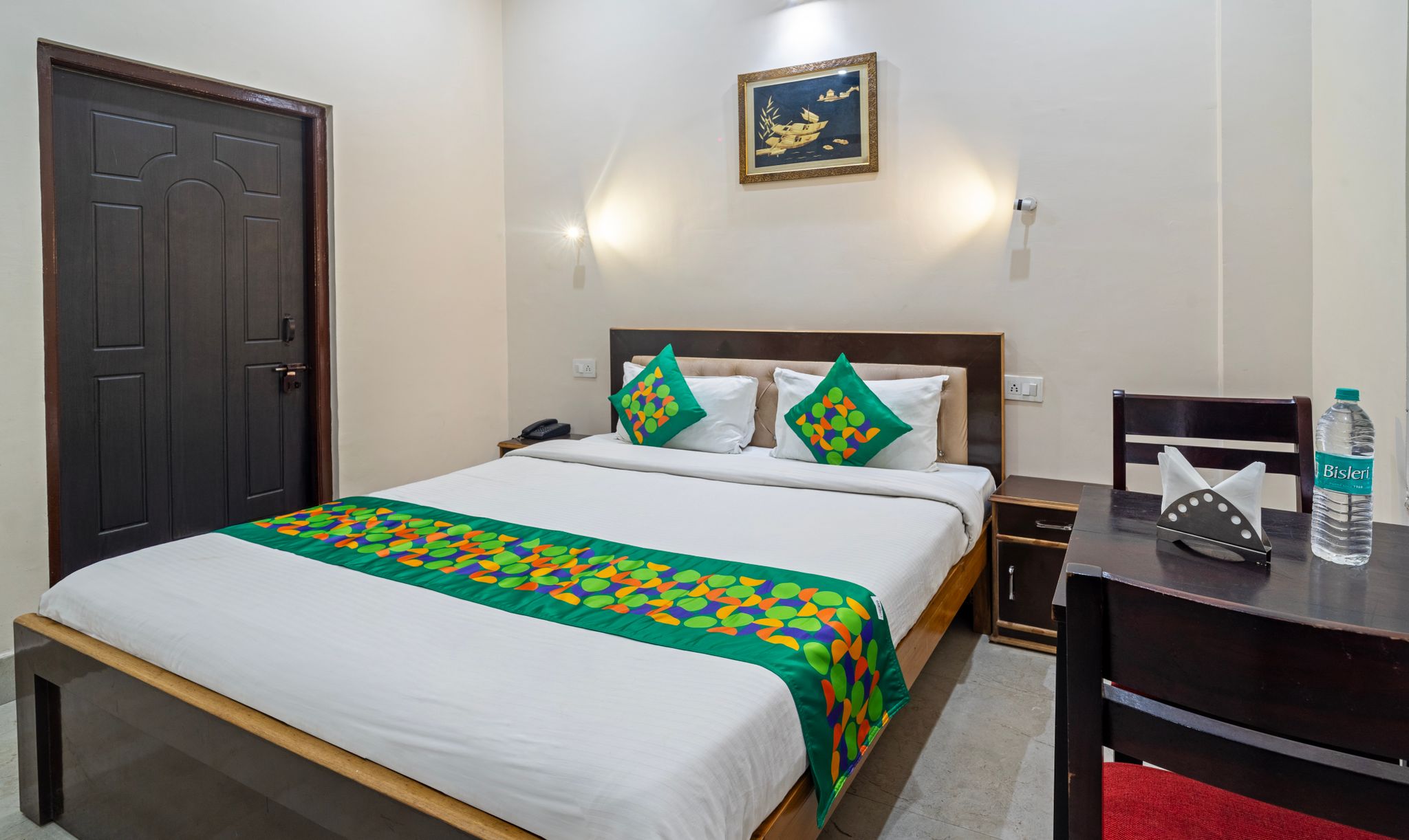 Treebo AK Residency, Tapovan Standard Room 2