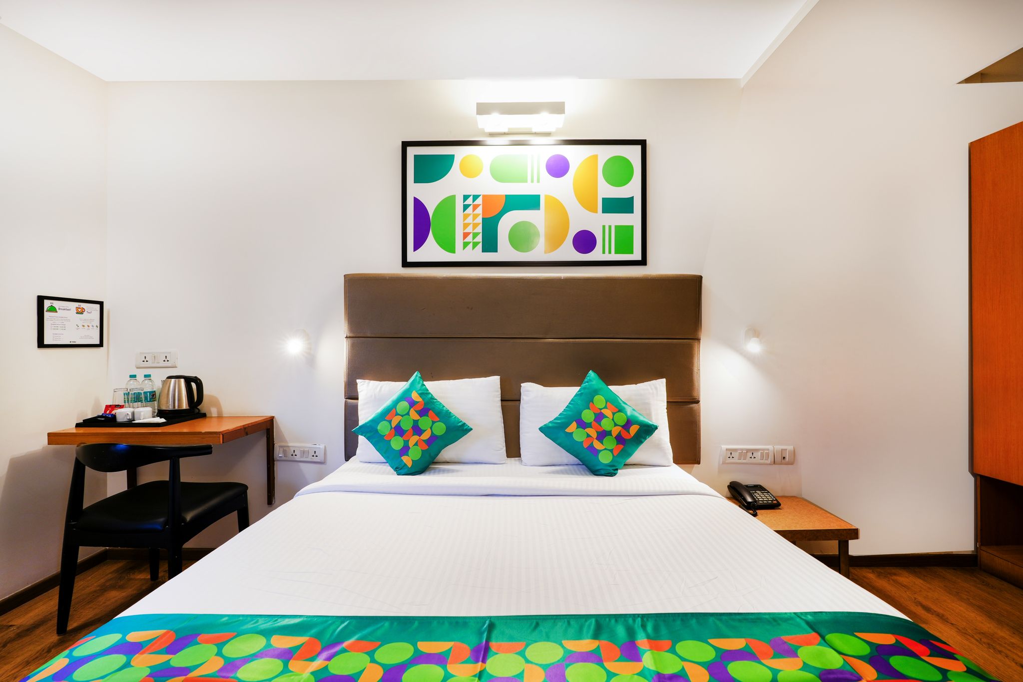 Treebo Brij Kaushal, Near Prem Mandir Standard Room 9