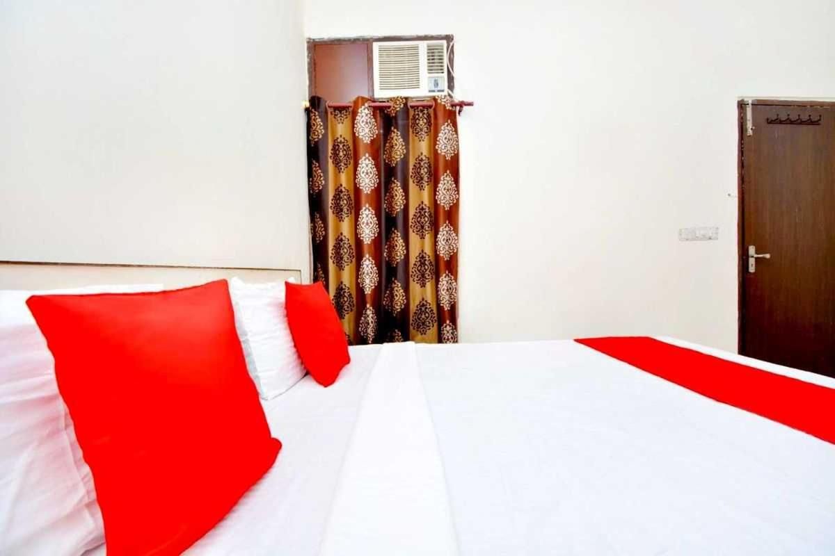  Standard Triple Bed Room