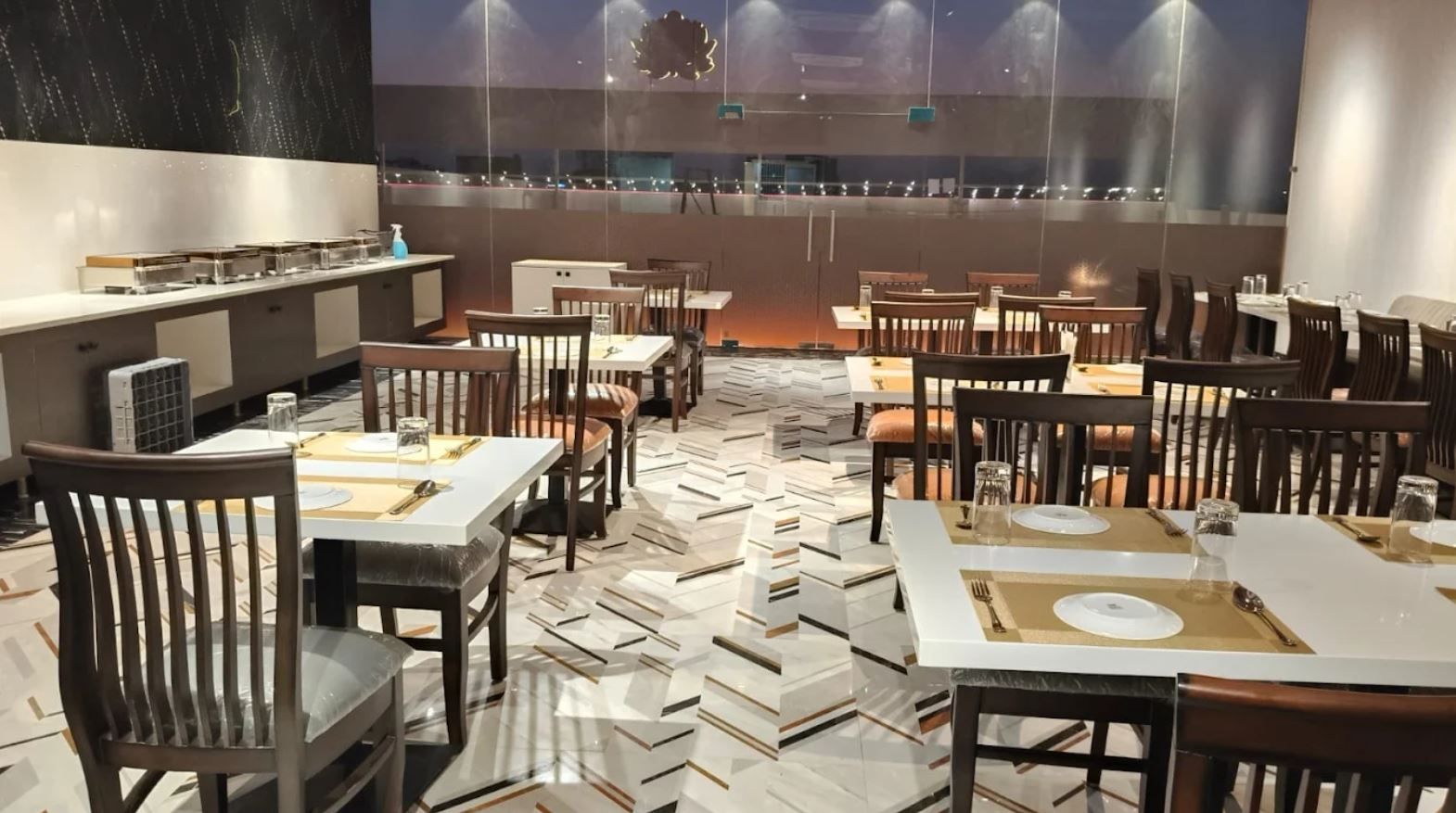 Food & Dining