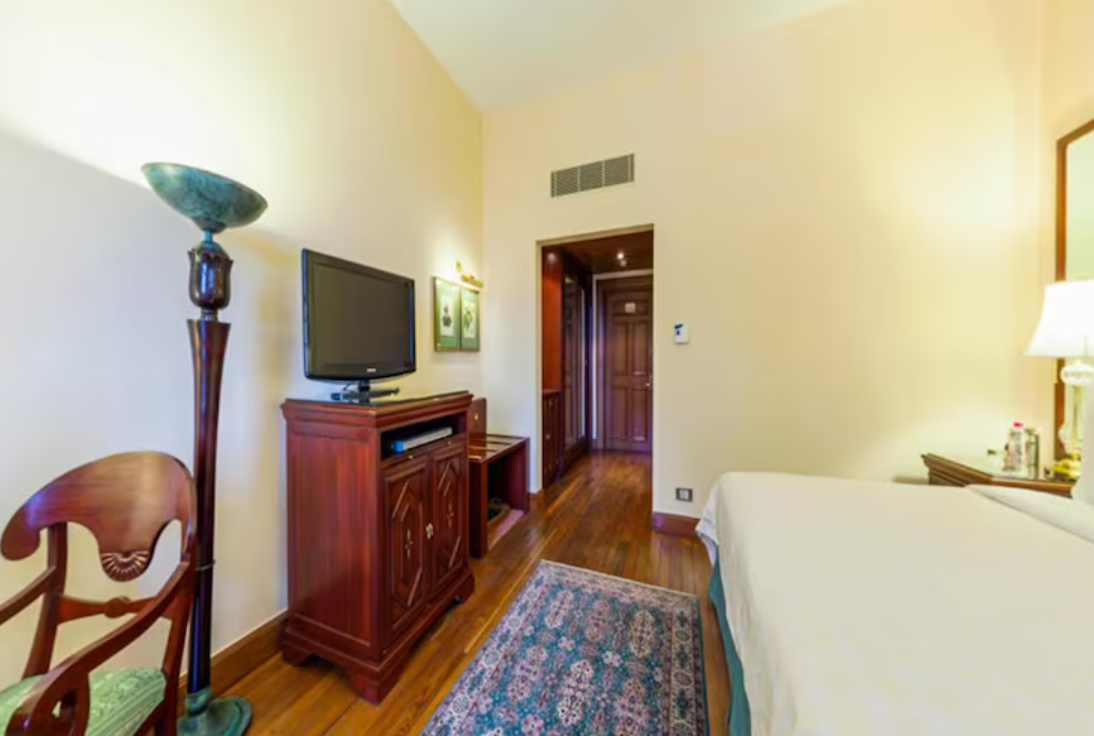 The Oberoi Cecil Deluxe Rooms 4