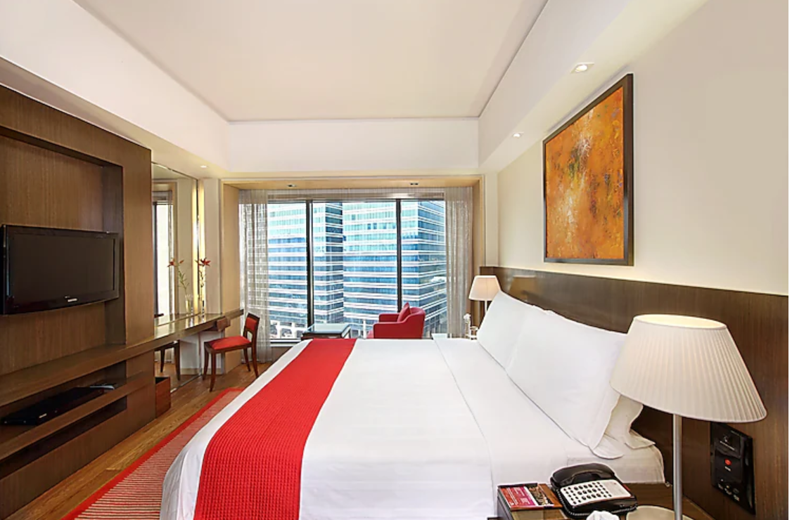 Trident Club Suite with Bathtub