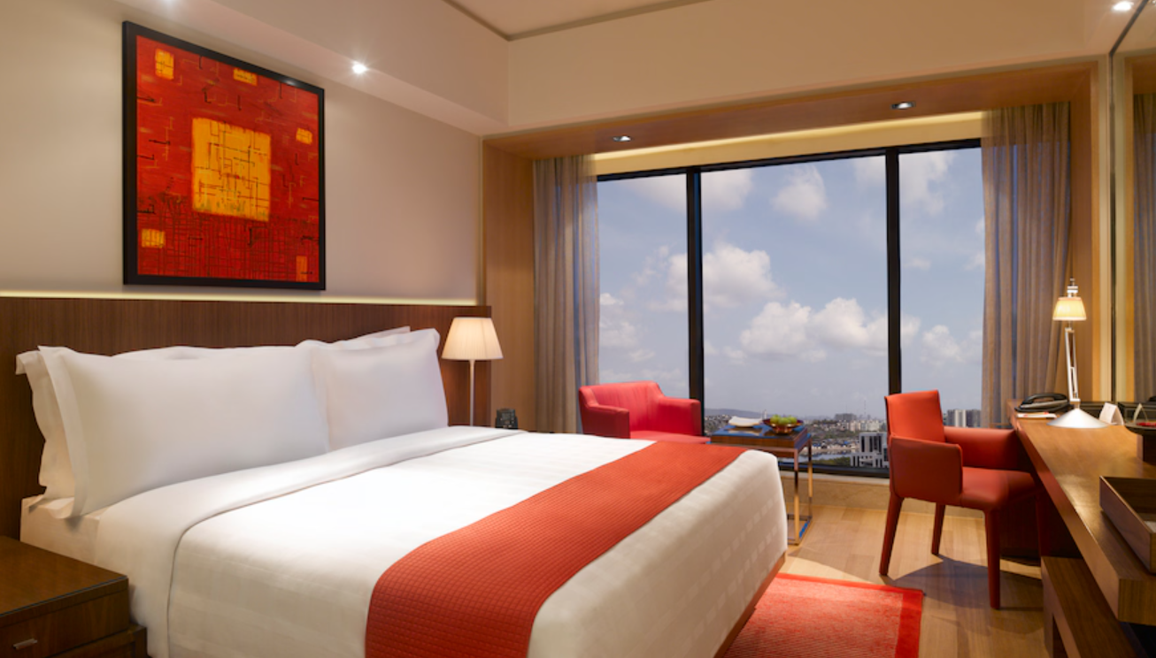 Trident Club Suite with Bathtub