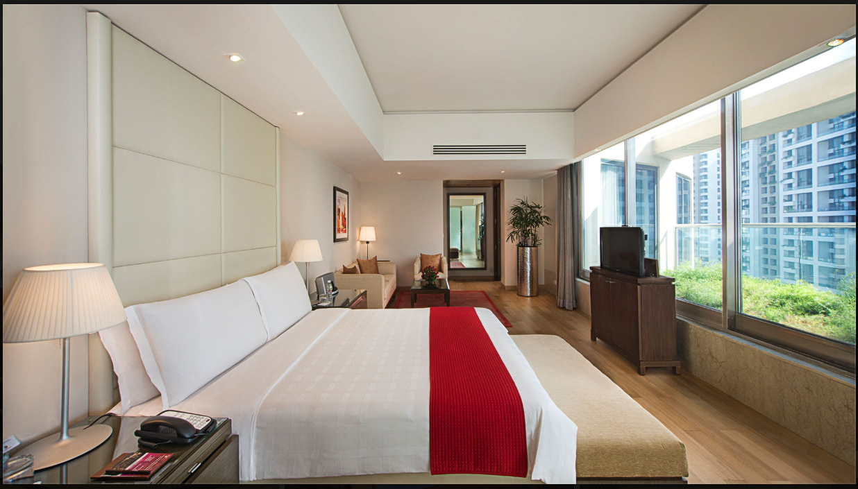 Presidential Suite with Bathtub