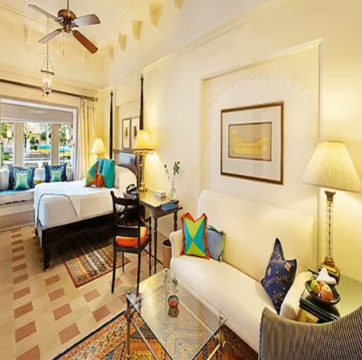 Premier Pool View Room Twin