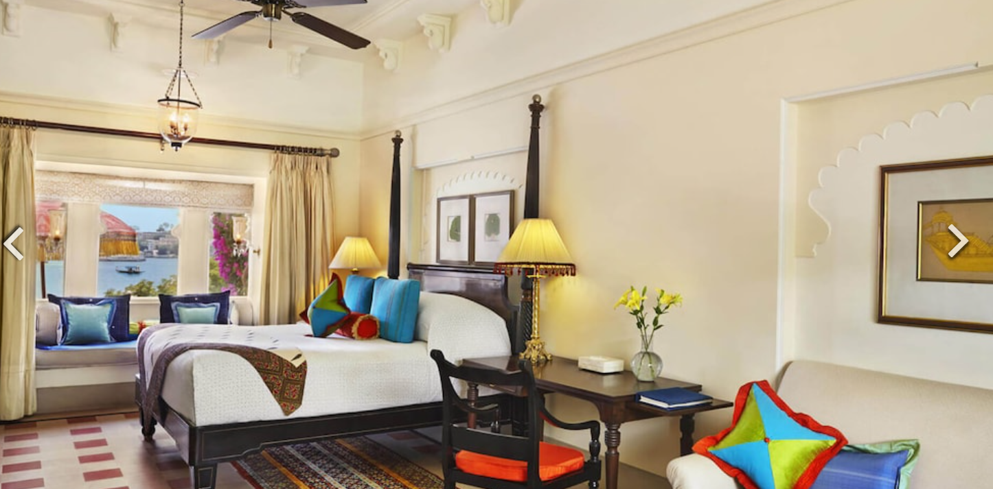 Premier Pool View Room Twin