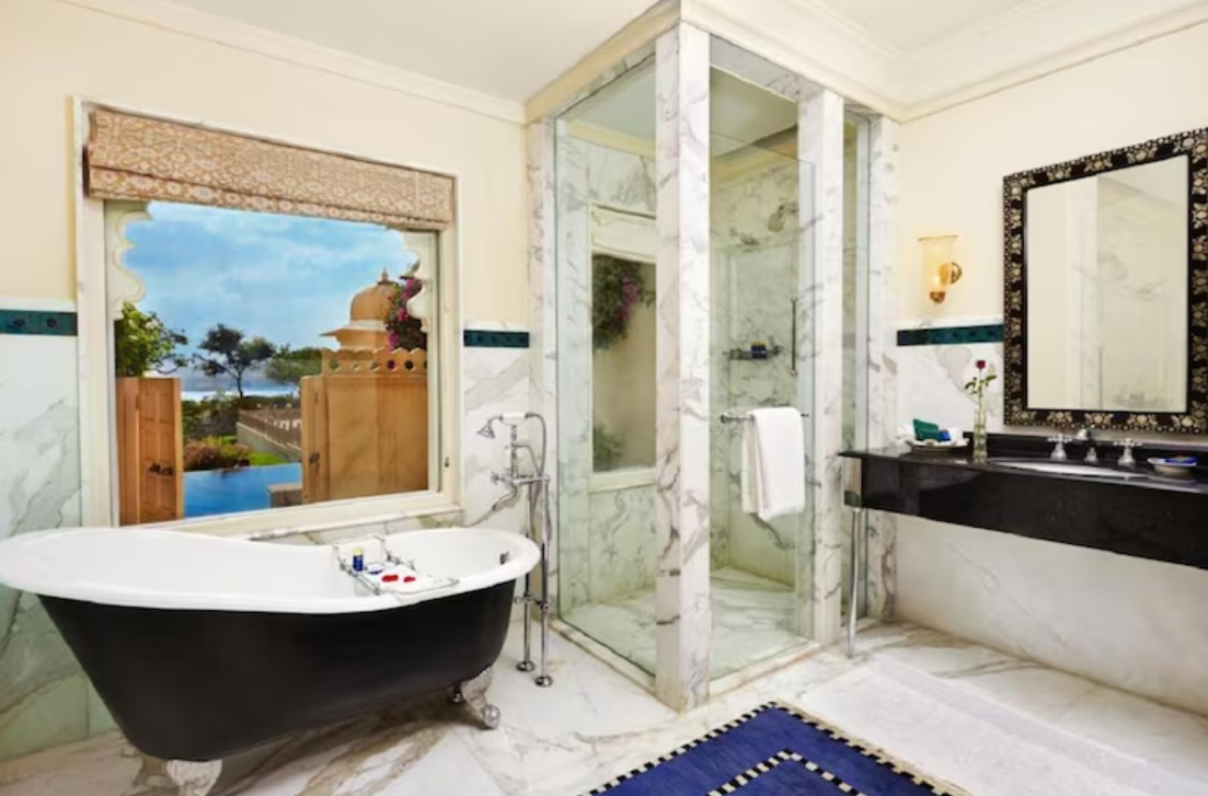 Premier Pool View Room Twin