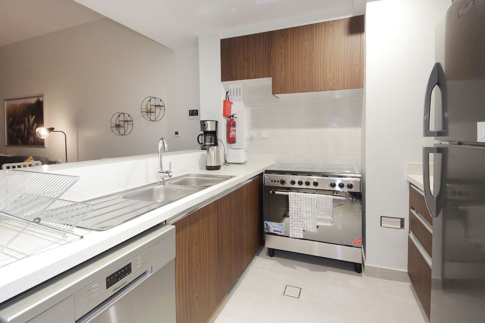 Luxury StayCation - Spacious Apartment Amidst Lush Green Parks