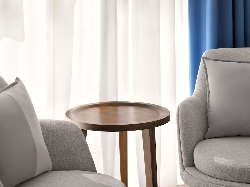 Mercure Dubai Deira Superior Room (City View) 3