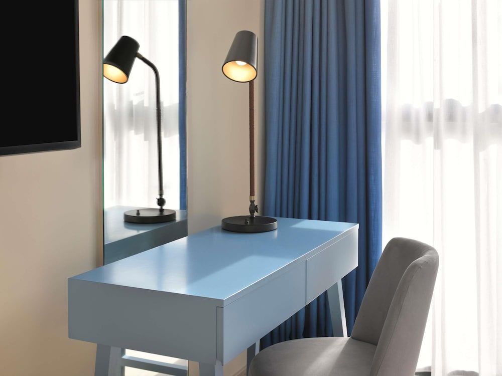 Mercure Dubai Deira Superior Room (City View) 2