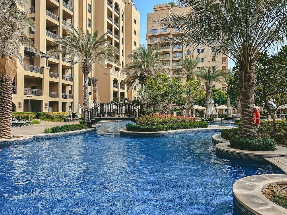 Stylish Urban 1BR Gem in Fairmont-90AB2