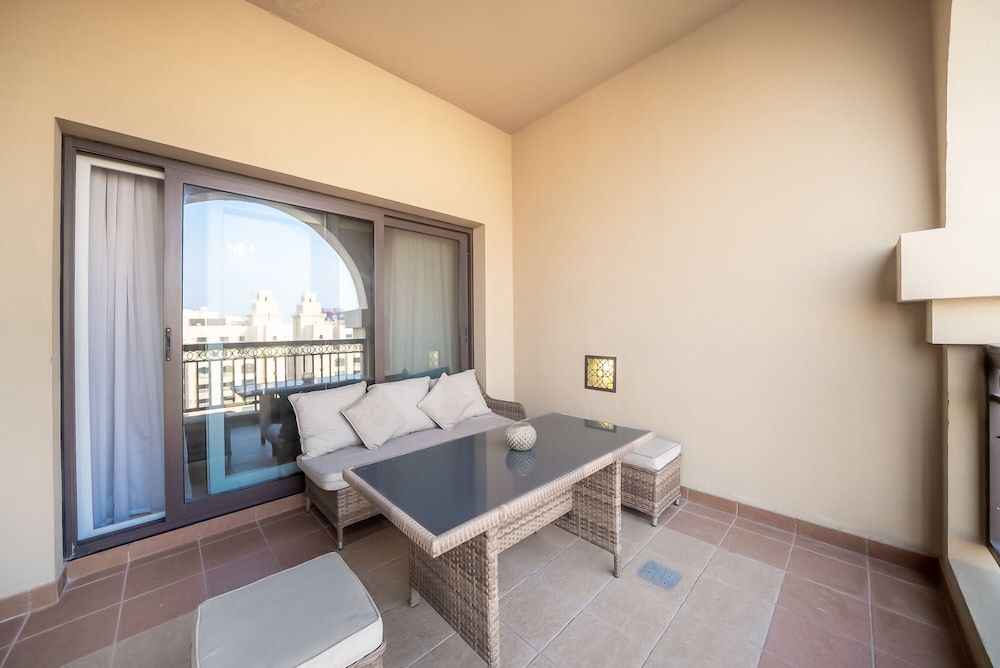 Stylish Urban 1BR Gem in Fairmont-90AB2
