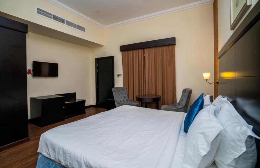 Royal Prestige Hotel